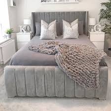 WINGBACK PANEL LINE BED